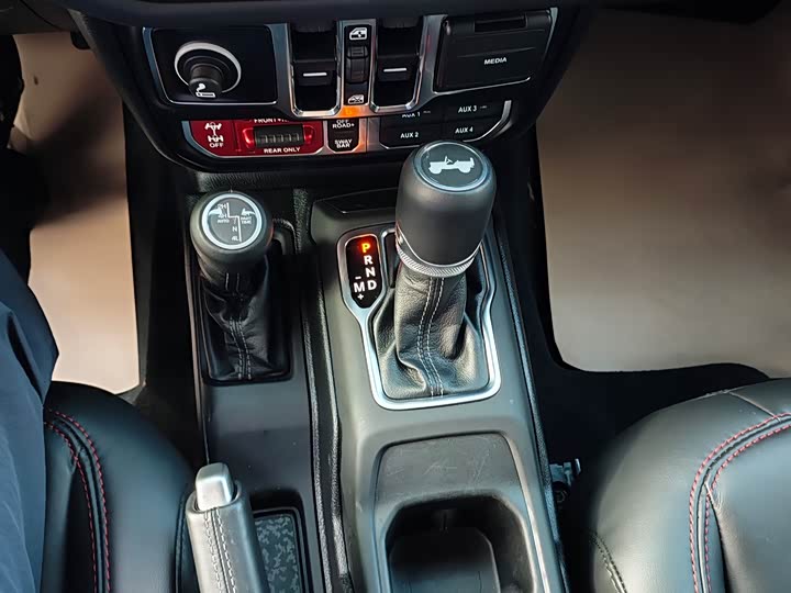 Фото 5 - Jeep Wrangler