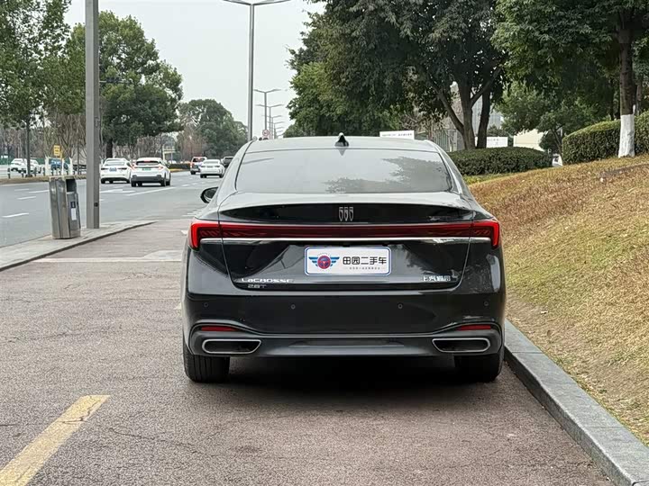 Фото 5 - Buick LaCrosse