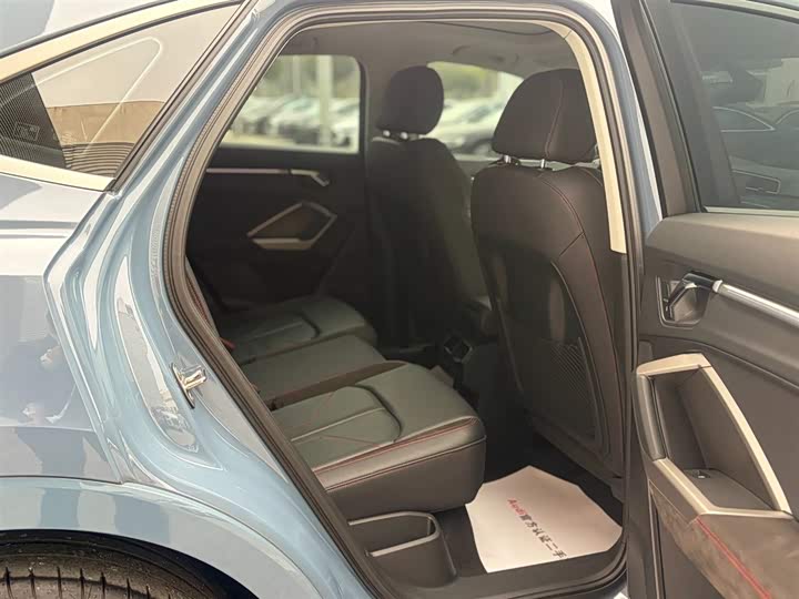 Фото 9 - Audi Q3 Sportback