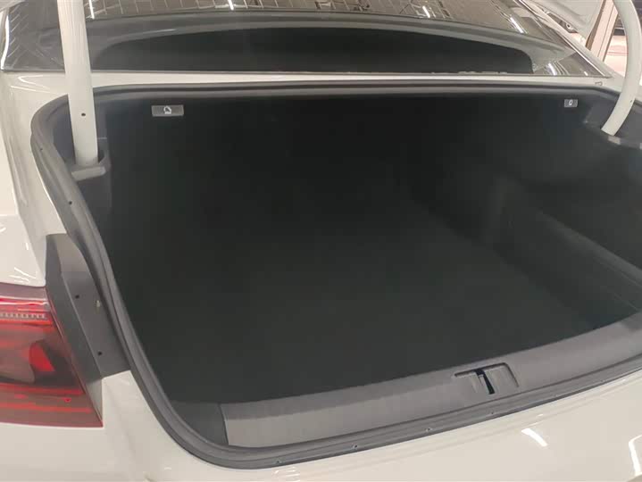 Фото 4 - Volkswagen Magotan