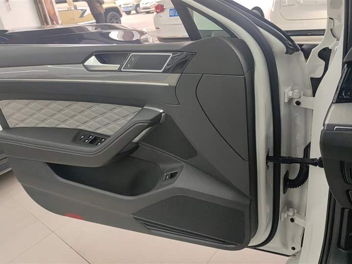 Фото 7 - Volkswagen Magotan