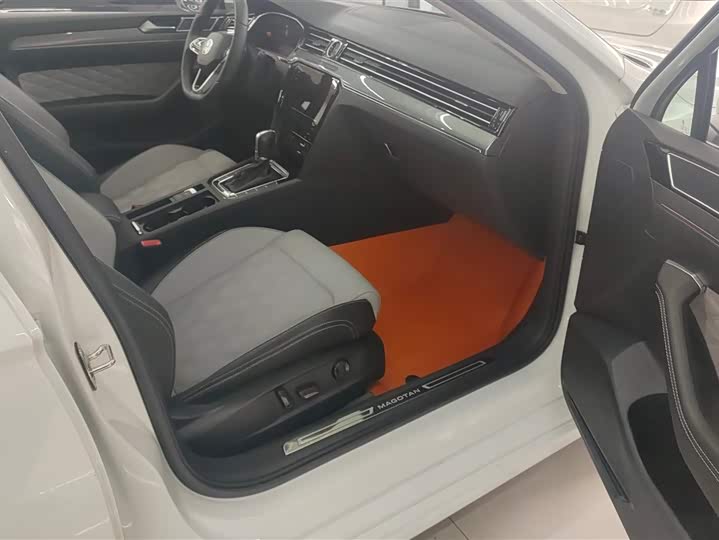 Фото 8 - Volkswagen Magotan