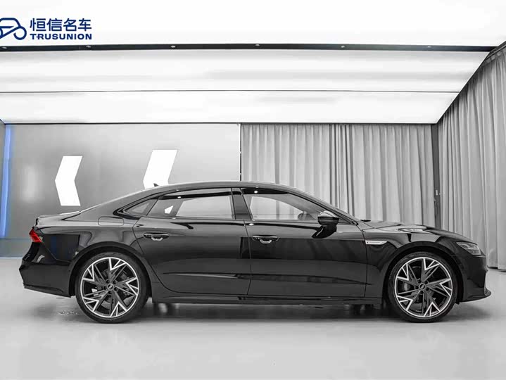 Фото 4 - Audi A7L