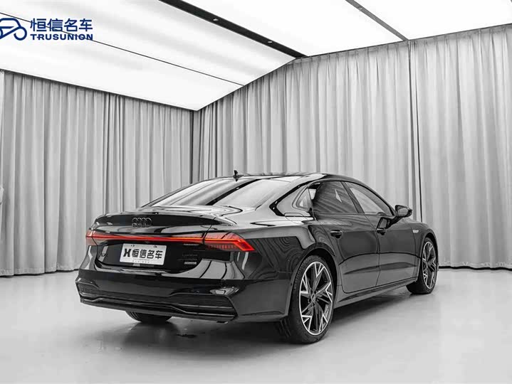 Фото 5 - Audi A7L