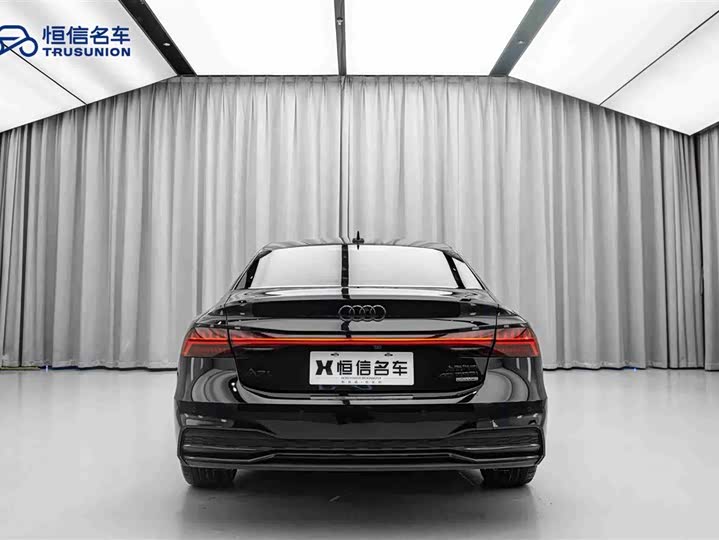 Фото 6 - Audi A7L