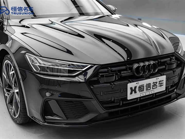 Фото 9 - Audi A7L