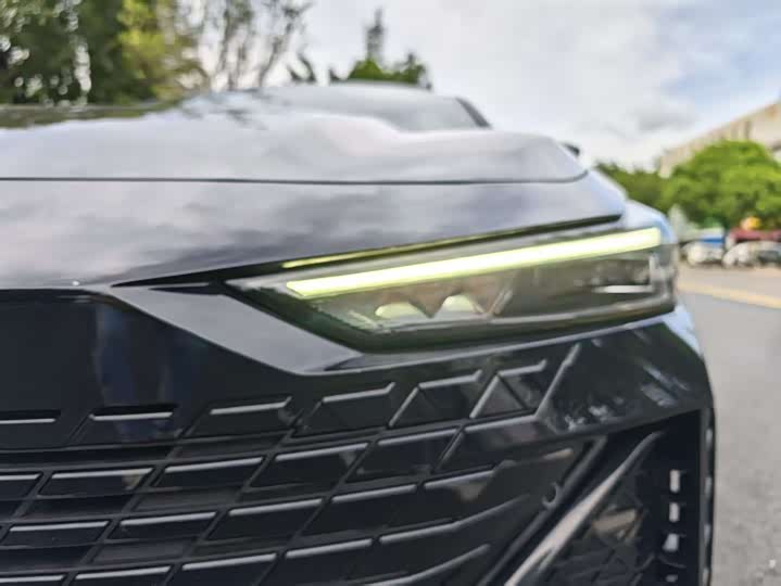 Фото 4 - Changan UNI-V