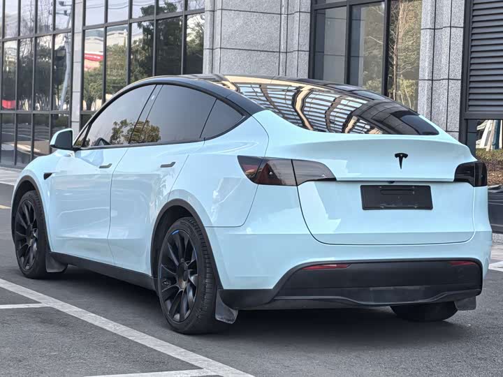 Фото 4 - Tesla Model Y