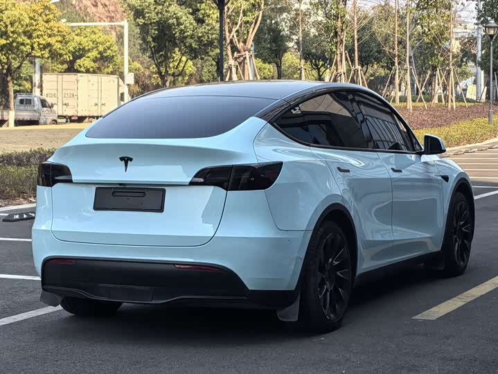Фото 6 - Tesla Model Y