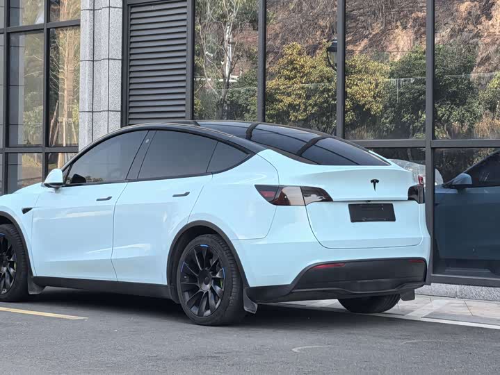 Фото 8 - Tesla Model Y