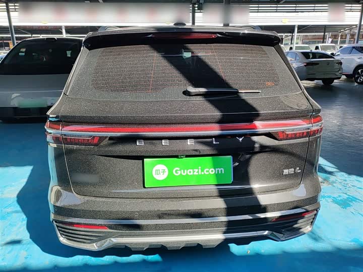 Фото 6 - Geely Monjaro