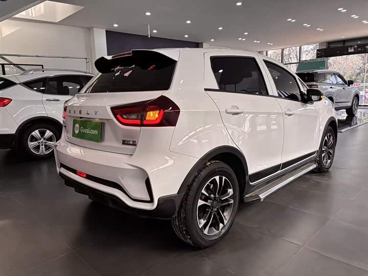 Фото 7 - Geely Geometry EX3