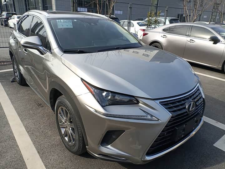 Фото 2 - Lexus NX