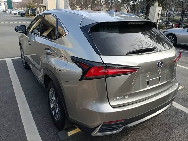 Фото 3 - Lexus NX