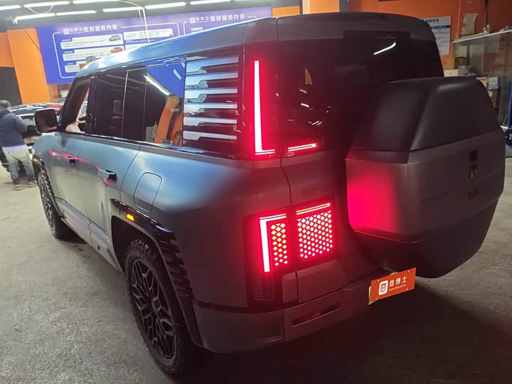 Фото 6 - BYD Yangwang U8