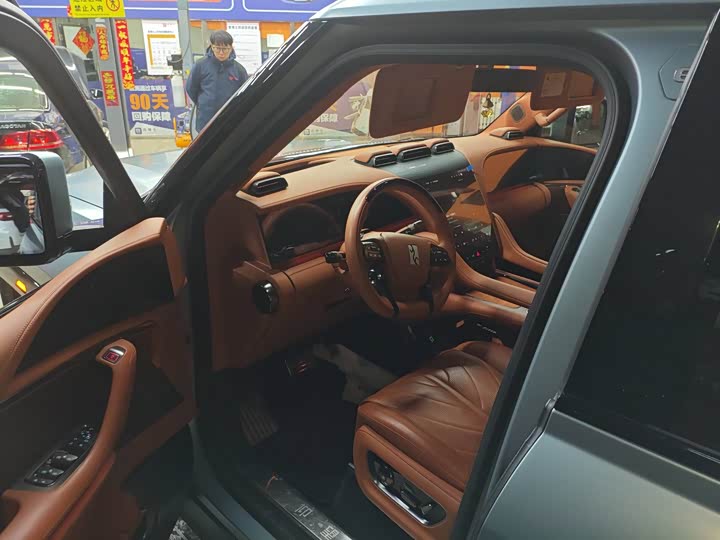 Фото 7 - BYD Yangwang U8