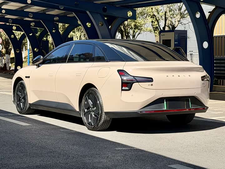 Фото 5 - XPeng Mona M03