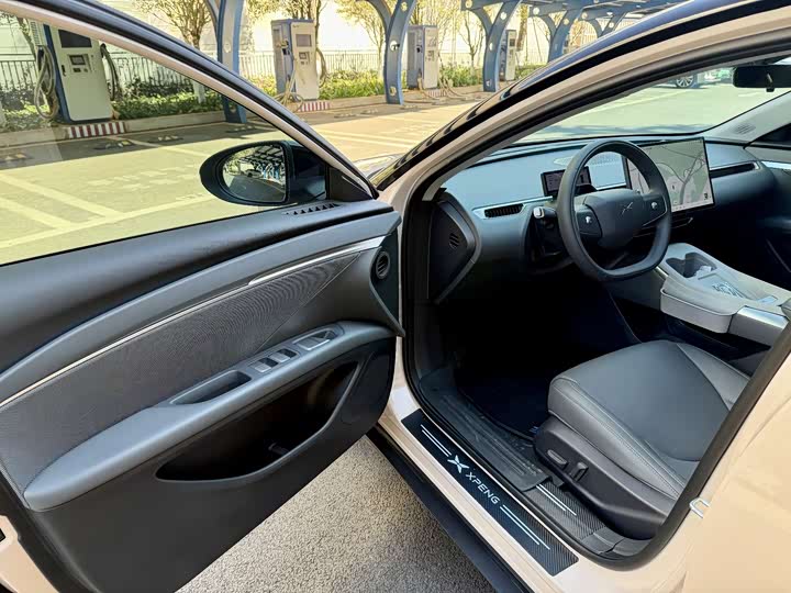 Фото 6 - XPeng Mona M03