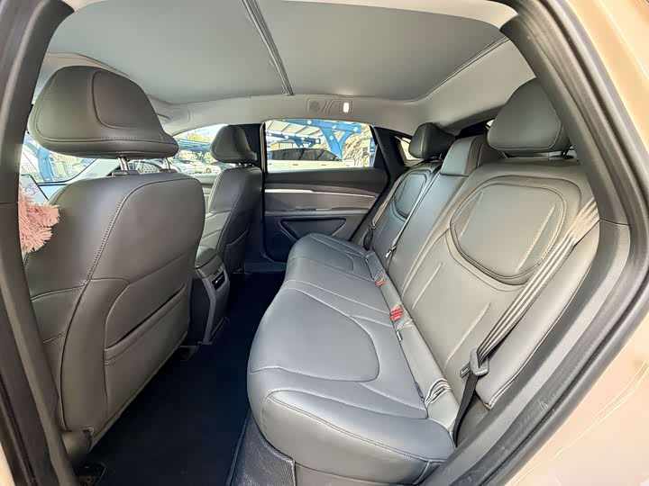 Фото 8 - XPeng Mona M03