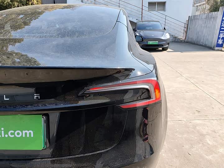 Фото 8 - Tesla Model 3