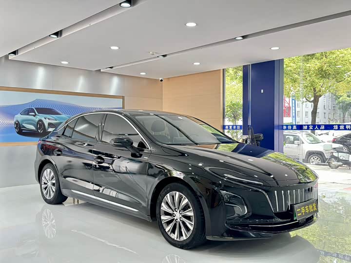 Фото 3 - Hongqi E-QM5