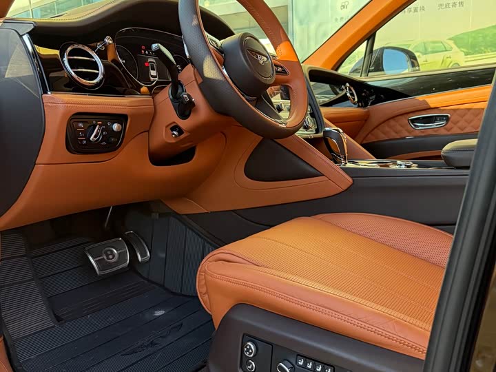 Фото 9 - Bentley Bentayga