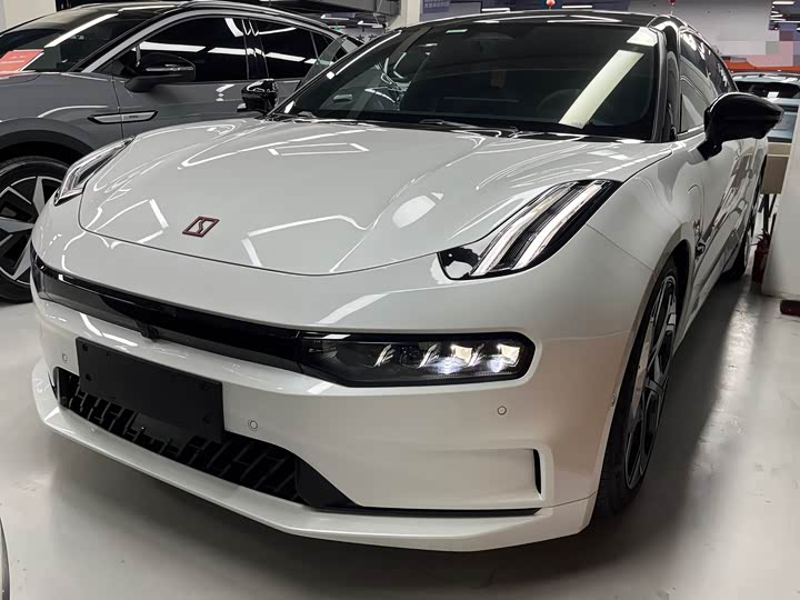 Фото 1 - Zeekr 001