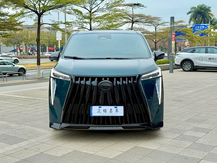 Фото 2 - GAC Trumpchi M8