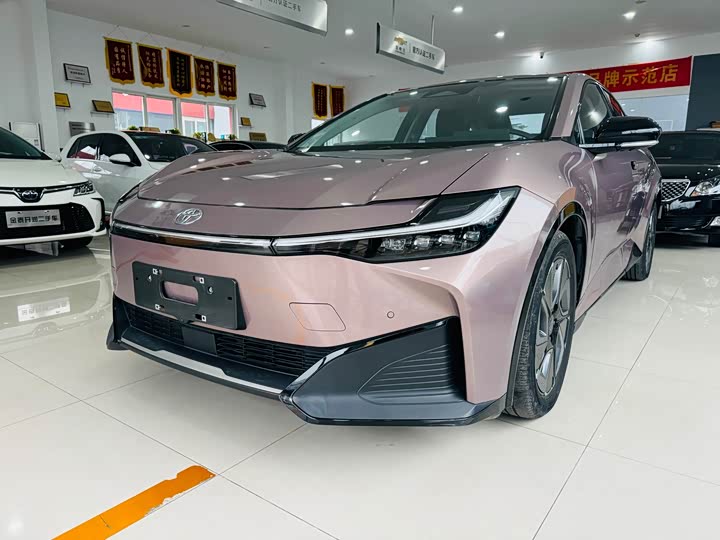 Фото 1 - Toyota bZ3