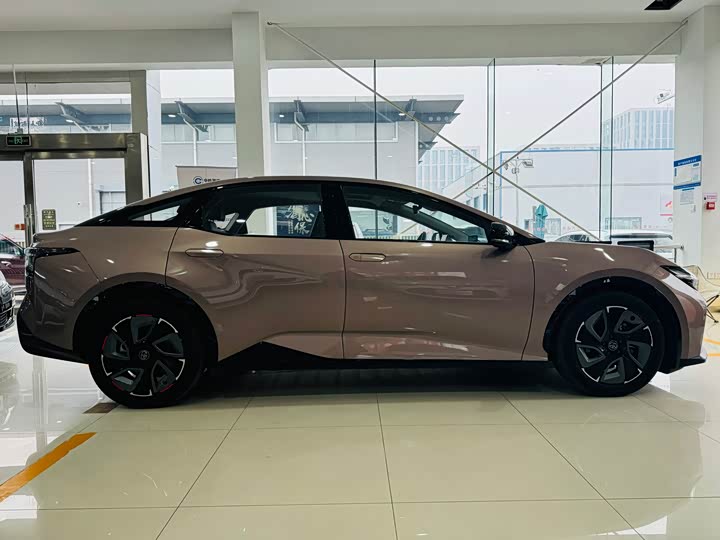 Фото 4 - Toyota bZ3