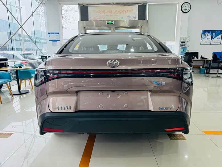 Фото 7 - Toyota bZ3