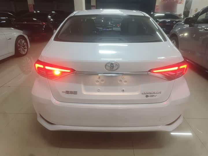 Фото 6 - Toyota Corolla