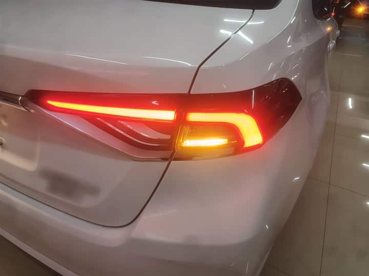 Фото 8 - Toyota Corolla