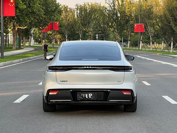 Фото 5 - Geely Galaxy E8