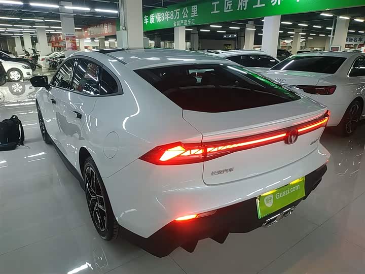 Фото 5 - Changan UNI-V Hybrid