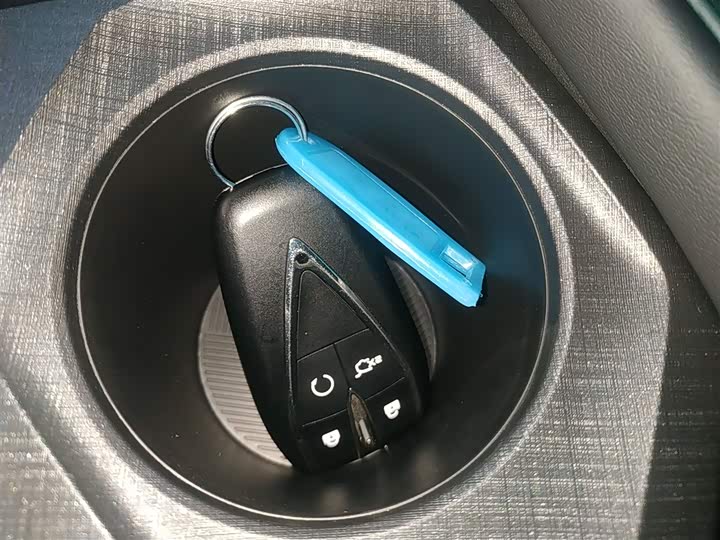 Фото 9 - Changan UNI-V Hybrid