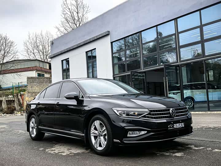 Фото 3 - Volkswagen Magotan