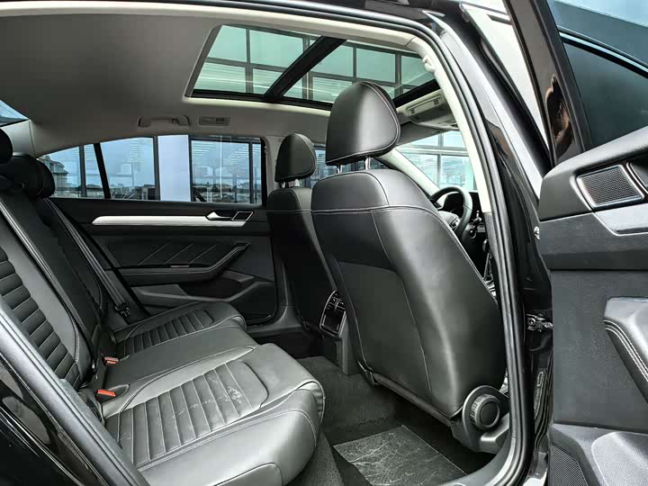 Фото 8 - Volkswagen Magotan