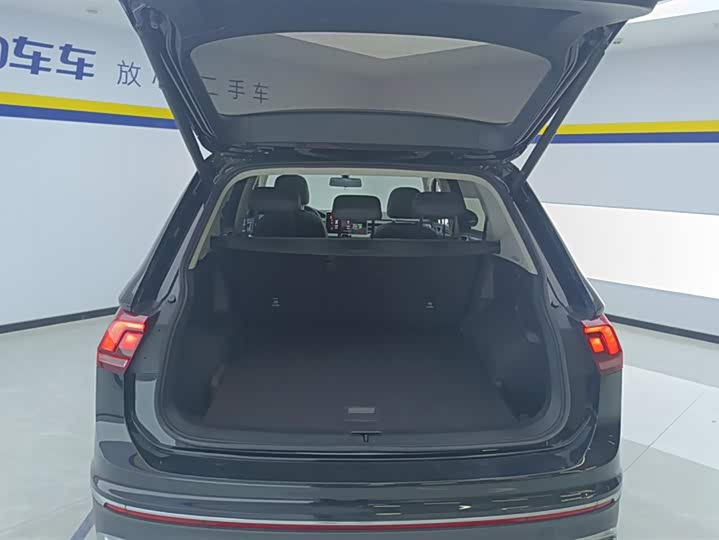 Фото 4 - Volkswagen Tiguan L Pro