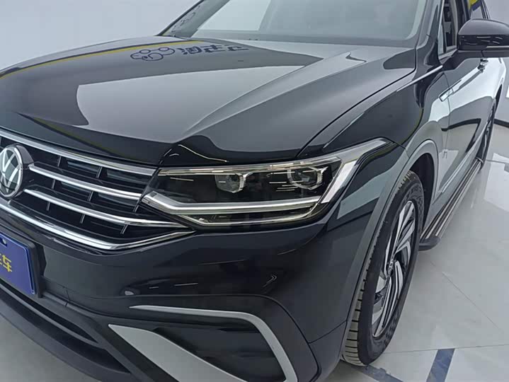 Фото 5 - Volkswagen Tiguan L Pro