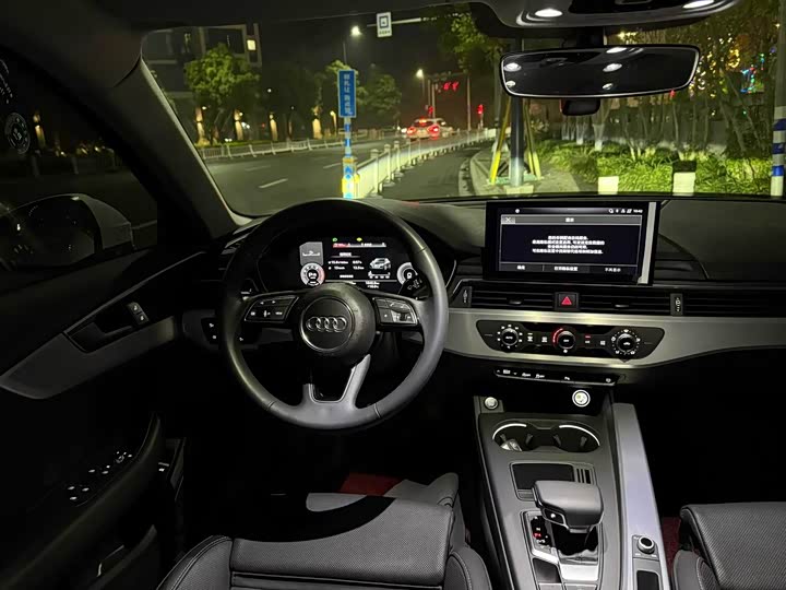 Фото 5 - Audi A4L