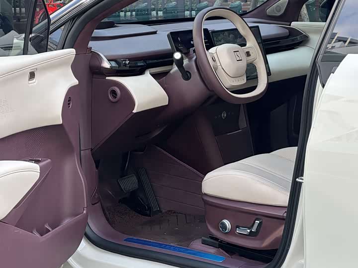 Фото 8 - Zeekr X