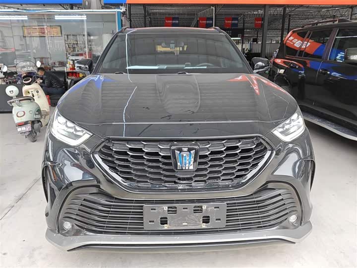 Фото 3 - Toyota Crown Kluger