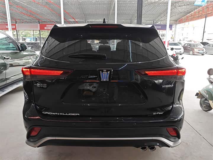 Фото 6 - Toyota Crown Kluger