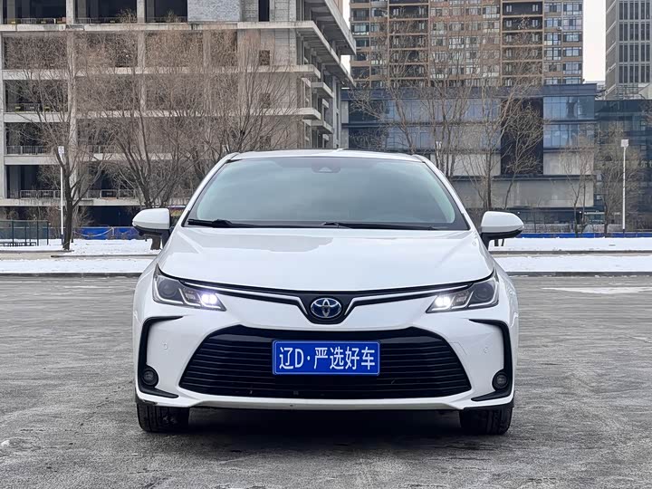 Фото 2 - Toyota Corolla