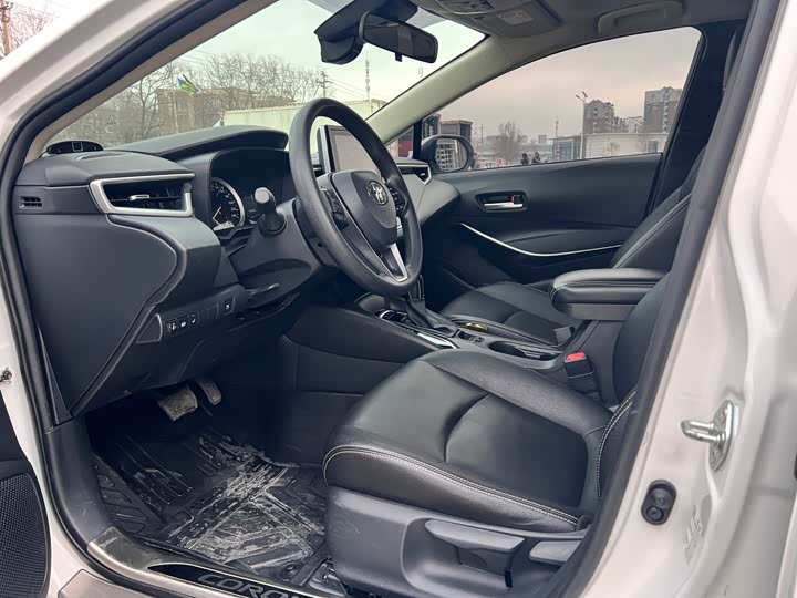 Фото 7 - Toyota Corolla