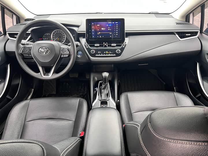 Фото 8 - Toyota Corolla