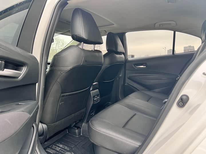 Фото 9 - Toyota Corolla