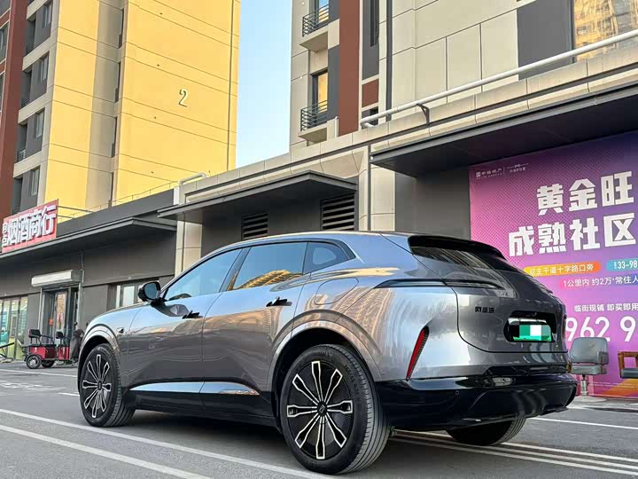 Фото 2 - Avatr 07