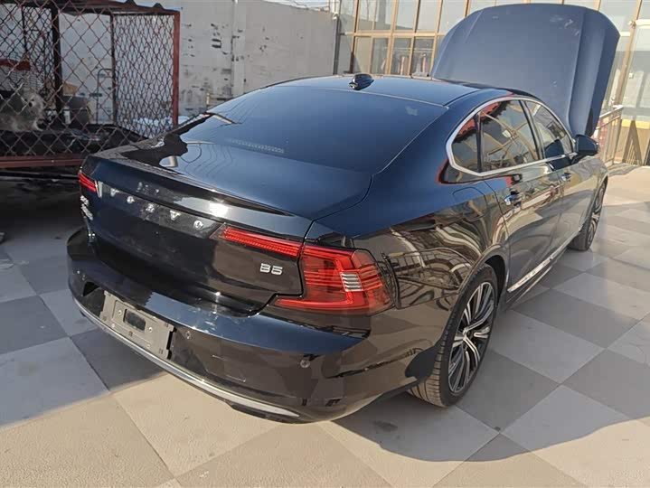 Фото 3 - Volvo S90